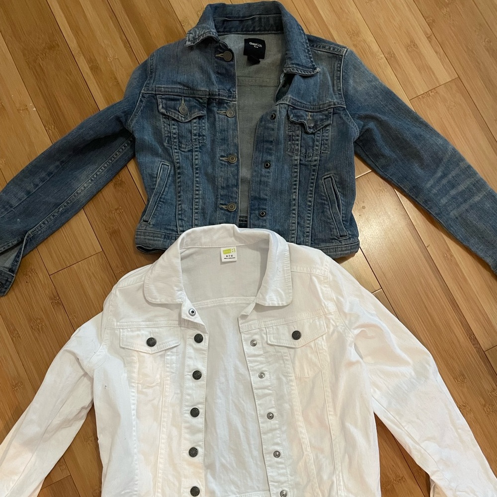 One gap jacket8/9 the white is another brand size 7/8